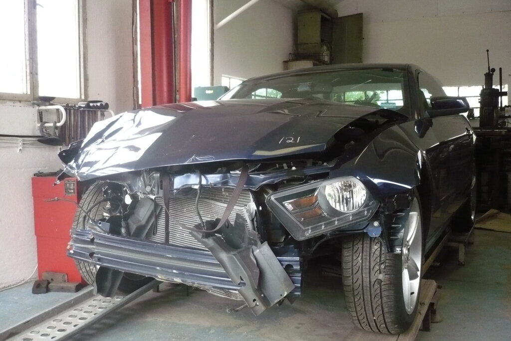 Mustang před opravou